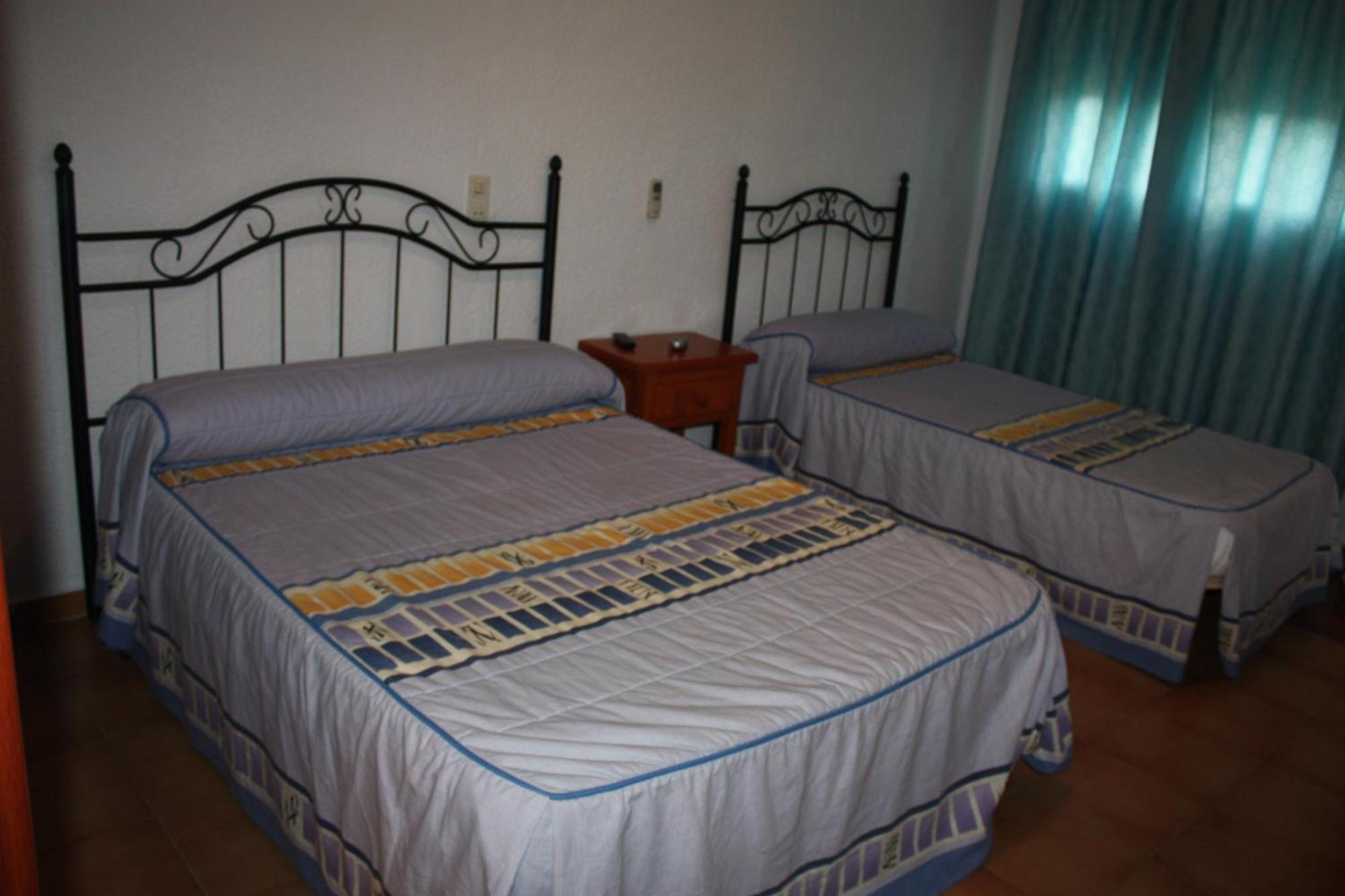 Hostal Tamarindos Matalascañas Buitenkant foto